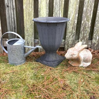 O8070 Set of 3 Outdoor Decor Lot