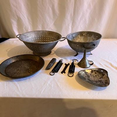 Spring Balance Scales, Stanley No 299 Stanley Knife, Colanders & More (D-RG)