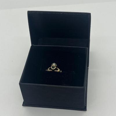 LOT 23: 10K Claddagh SZ 6.5 Ring - 2.5 gtw