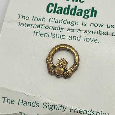 LOT 23: 10K Claddagh SZ 6.5 Ring - 2.5 gtw