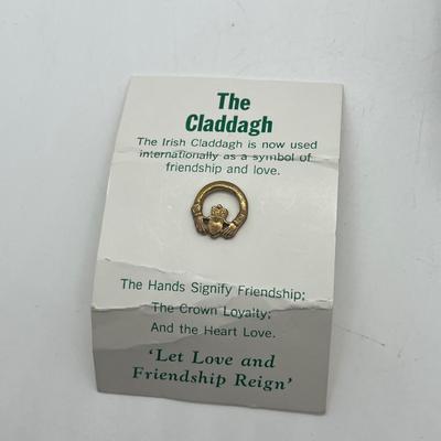 LOT 23: 10K Claddagh SZ 6.5 Ring - 2.5 gtw