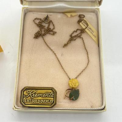LOT 25: Krementz Vintage Pendant 18” Necklace