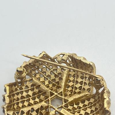 LOT 27: Vintage Trifari 1963 Crown Collection “Cavalcade”
