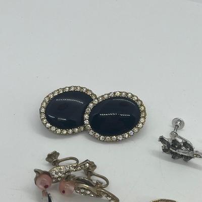 LOT 34: Vintage Costume Clip On and Screwback Earrings