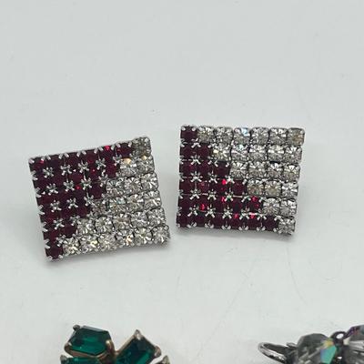LOT 35: Vintage Costume Clip on Earrings