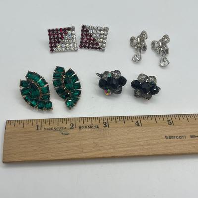 LOT 35: Vintage Costume Clip on Earrings