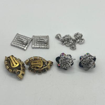 LOT 35: Vintage Costume Clip on Earrings