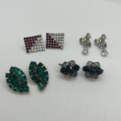LOT 35: Vintage Costume Clip on Earrings