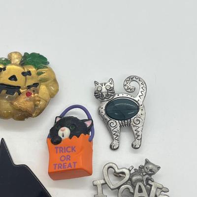 LOT 38: Halloween Themed Costume Brooches