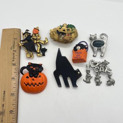 LOT 38: Halloween Themed Costume Brooches
