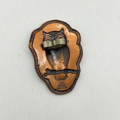 LOT 62: Miscellaneous Vintage Items: First Aid Tin, Pocket Knife, Pocket Watch and More!