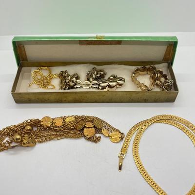LOT 70: Goldtone Jewelry: Monet, Napier and More!