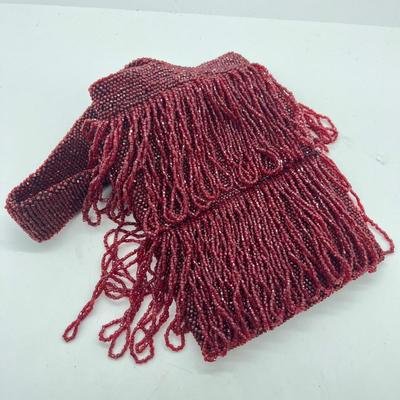 LOT 77: Beautiful Vintage Fuschia Beaded Handbag