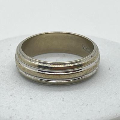 LOT 78: 14K White Gold "Art Carved" Band - Size 7