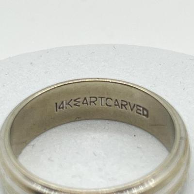 LOT 78: 14K White Gold "Art Carved" Band - Size 7