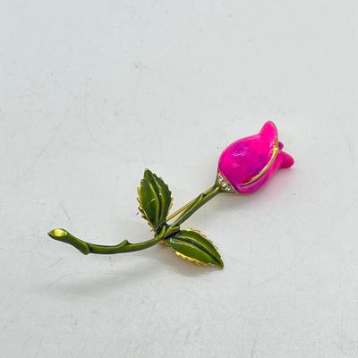 LOT 79: Cutesie Vintage Brooch/Pin Collection