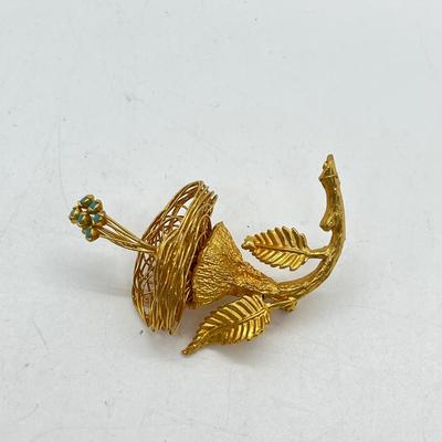 LOT 79: Cutesie Vintage Brooch/Pin Collection