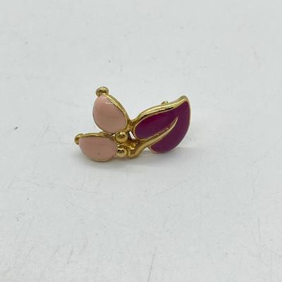 LOT 79: Cutesie Vintage Brooch/Pin Collection