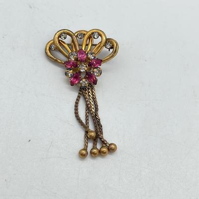 LOT 79: Cutesie Vintage Brooch/Pin Collection