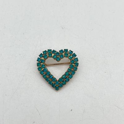 LOT 79: Cutesie Vintage Brooch/Pin Collection
