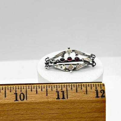 LOT 114: Sterling Silver Art Nouveau Brooch/Pin With Small Garnets - 3.8 GTW
