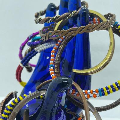 LOT 116: Large Assortment of Fun Bracelets