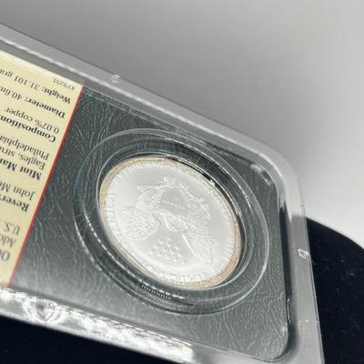 LOT 119: 2001 Silver Uncirculated Coin - 31.1 Grams