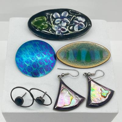 LOT 122: Three Artisan Signed Brooches and Two Pairs Pierced Earrings