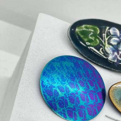 LOT 122: Three Artisan Signed Brooches and Two Pairs Pierced Earrings