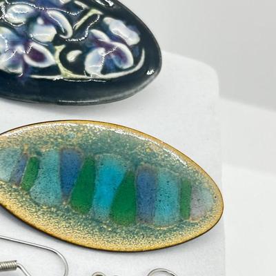 LOT 122: Three Artisan Signed Brooches and Two Pairs Pierced Earrings