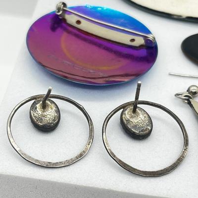 LOT 122: Three Artisan Signed Brooches and Two Pairs Pierced Earrings
