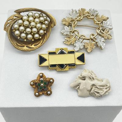 LOT 140: Brooches/Pins: Sarah Coventry, BSK and More!