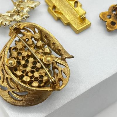 LOT 140: Brooches/Pins: Sarah Coventry, BSK and More!