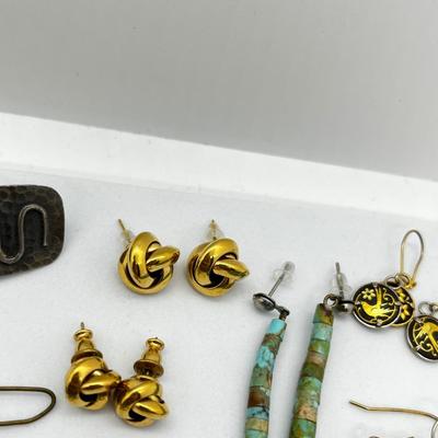 LOT 143: Fun Pierced Earring Lot