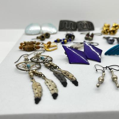 LOT 143: Fun Pierced Earring Lot