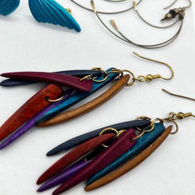 LOT 143: Fun Pierced Earring Lot
