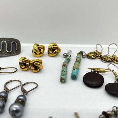 LOT 143: Fun Pierced Earring Lot
