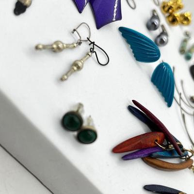 LOT 143: Fun Pierced Earring Lot
