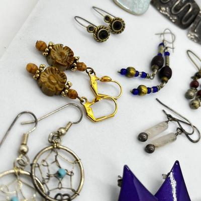 LOT 143: Fun Pierced Earring Lot