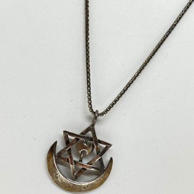 LOT 157: Sterling Silver Star of David Coexist Peace Pendant on 18" 925 Chain - 4.9 GTW