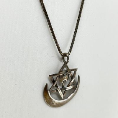 LOT 157: Sterling Silver Star of David Coexist Peace Pendant on 18" 925 Chain - 4.9 GTW