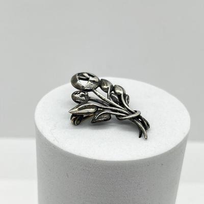 LOT 158: Sterling Silver Kit Heath Scottish Flower - 3.8 Grams
