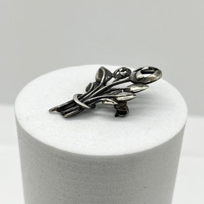 LOT 158: Sterling Silver Kit Heath Scottish Flower - 3.8 Grams
