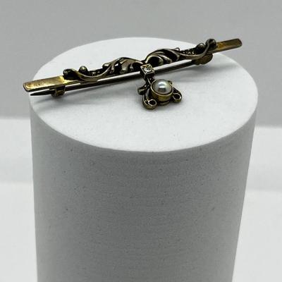LOT 159: Antique Art Nouveau Gold Vermeil 925 Pearl and Rhinestone Bar Pin - 3.4 GTW
