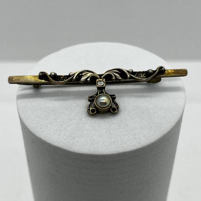 LOT 159: Antique Art Nouveau Gold Vermeil 925 Pearl and Rhinestone Bar Pin - 3.4 GTW