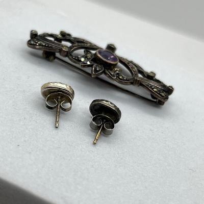 LOT 162: Vintage Sterling Silver Artist-Signed Marcasite Brooch and Amethyst Pierced Earrings - 7.6 GTW