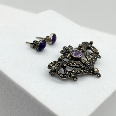 LOT 162: Vintage Sterling Silver Artist-Signed Marcasite Brooch and Amethyst Pierced Earrings - 7.6 GTW