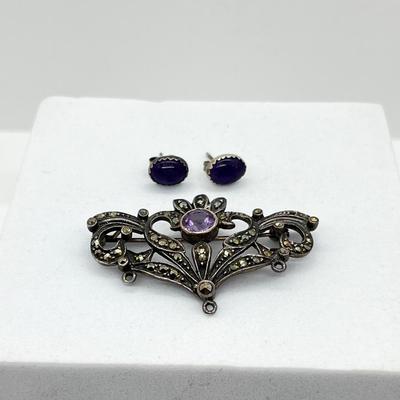 LOT 162: Vintage Sterling Silver Artist-Signed Marcasite Brooch and Amethyst Pierced Earrings - 7.6 GTW