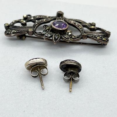 LOT 162: Vintage Sterling Silver Artist-Signed Marcasite Brooch and Amethyst Pierced Earrings - 7.6 GTW