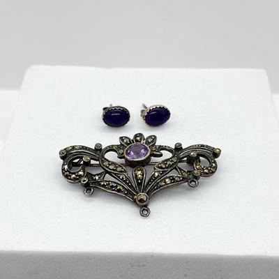LOT 162: Vintage Sterling Silver Artist-Signed Marcasite Brooch and Amethyst Pierced Earrings - 7.6 GTW